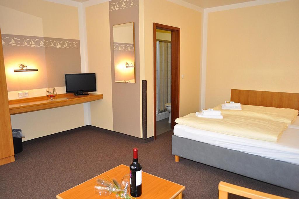 Gaestehaus Lietzow & Stoertebeker Camp Ngoại thất bức ảnh