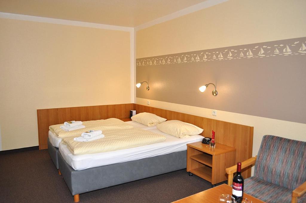 Gaestehaus Lietzow & Stoertebeker Camp Ngoại thất bức ảnh
