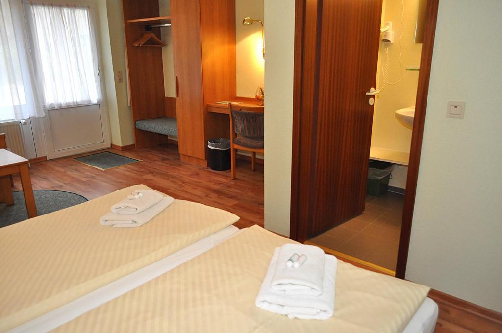 Gaestehaus Lietzow & Stoertebeker Camp Ngoại thất bức ảnh